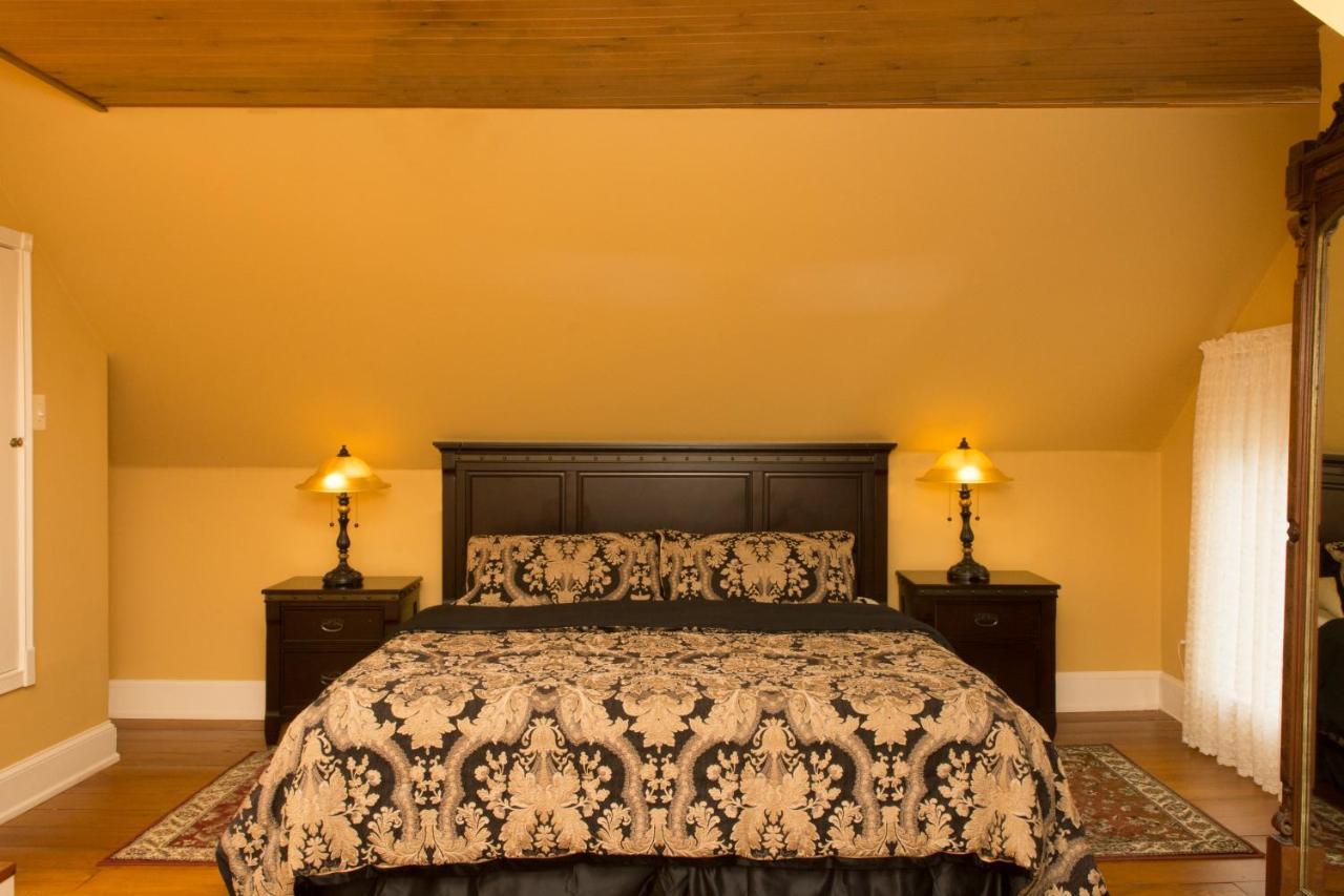 Jonathan Pitney House 3*